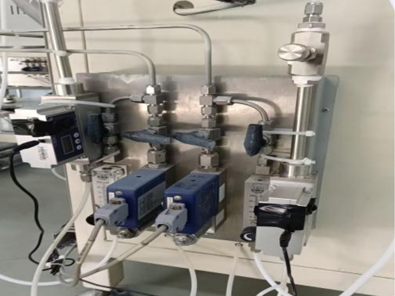 Tuairisc Iarratais ar Rialaitheoir Aifreann Sreafa MFC le haghaidh Trealamh Cumhdach Fholúis Sputtering Magnetron